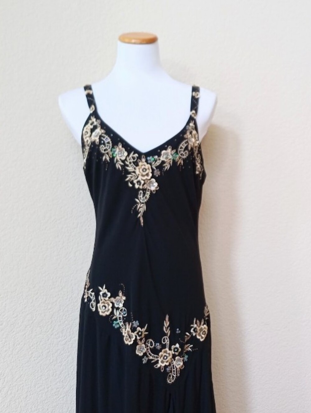 R&M Richards vintage 1990s black embroidered and embellished dress - Picture 6 of 10